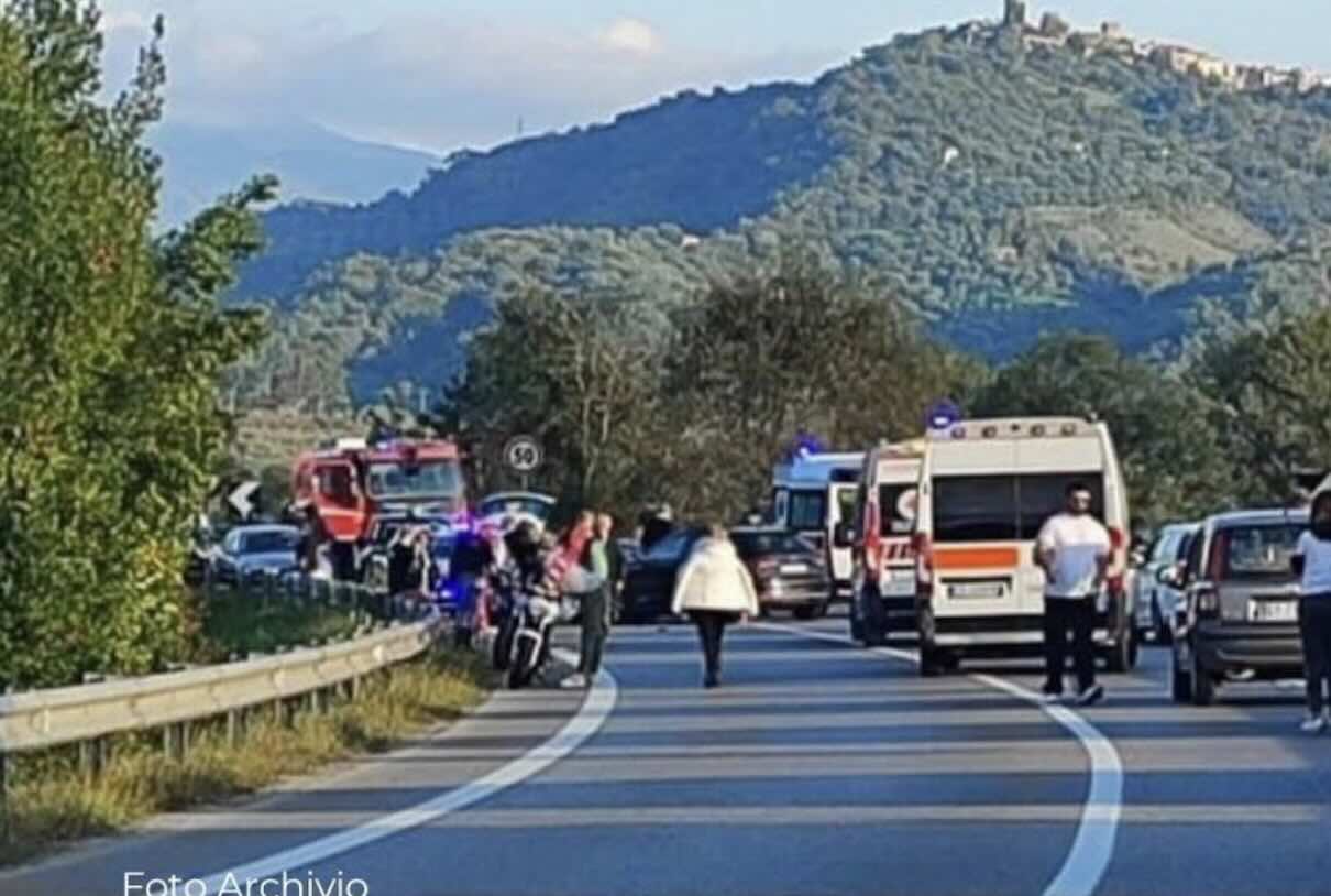Tragico scontro auto-moto in Cilento: un morto sulla statale 18Var