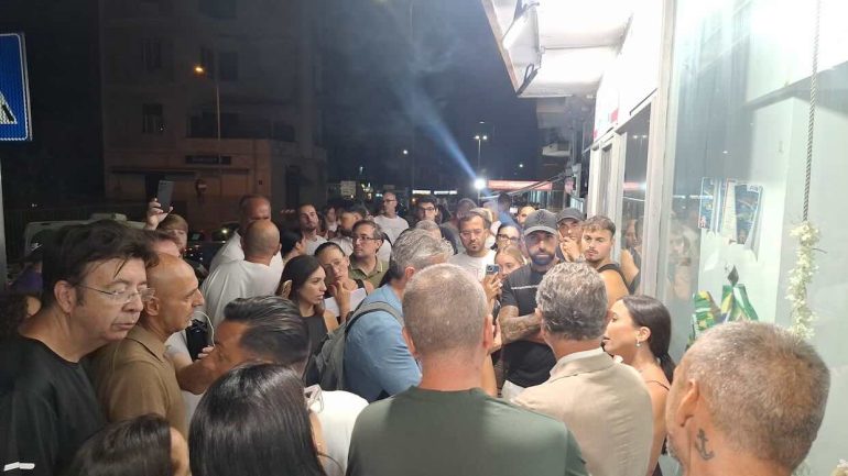 Truffa ai danni di oltre cento clienti a Pozzuoli: viaggi pagati e mai prenotati da falsa agenzia