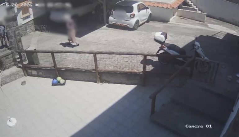 Truffe agli anziani, l’appello dei Carabinieri ai familiari: «Una telefonata in più salva i vostri cari»