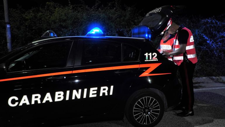 Mondragone, fugge sul monopattino e investe carabiniere: arrestato pusher minorenne
