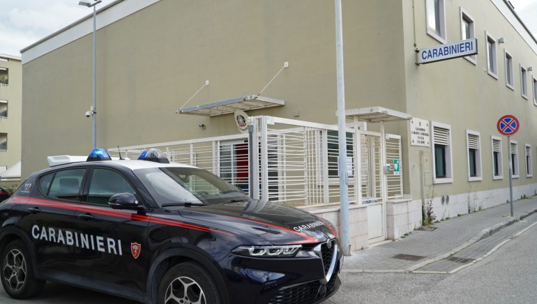 Marcianise: rifiuti pericolosi accumulati in autocarrozzeria, denunciato titolare