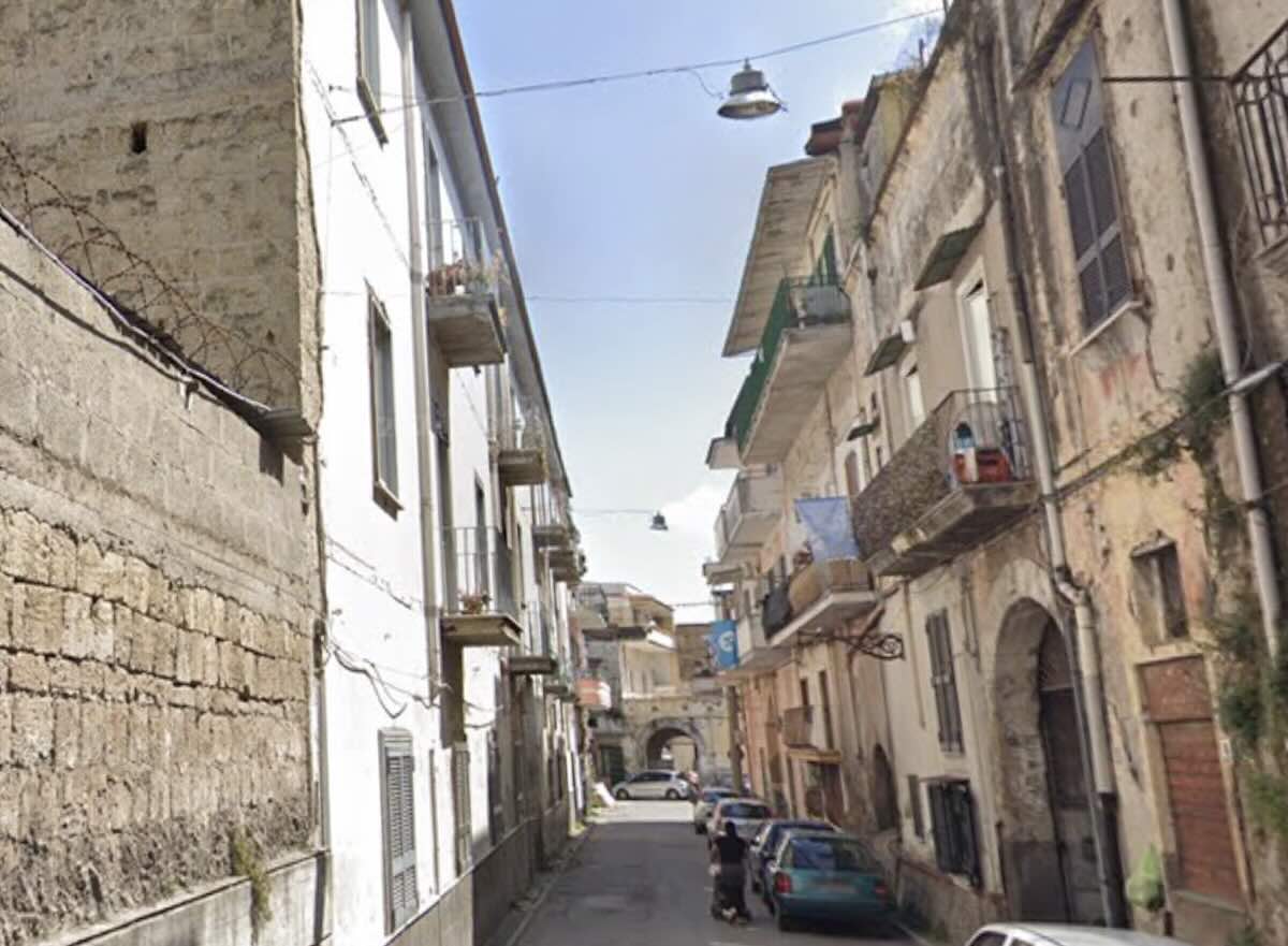 Afragola: due fermati per rapina ai danni di un’anziana, grazie alle immagini di videosorveglianza