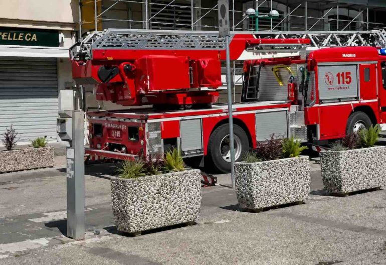 Benevento, operaio cade da un’impalcatura durante lavori in centro: ricoverato in condizioni gravi