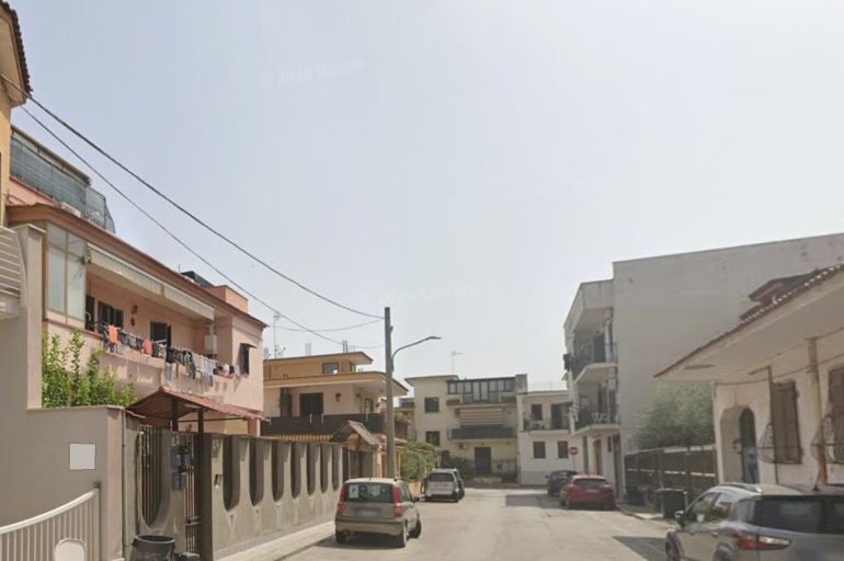 Caivano, pusher arrestato dalla polizia in via Don Luigi Sturzo