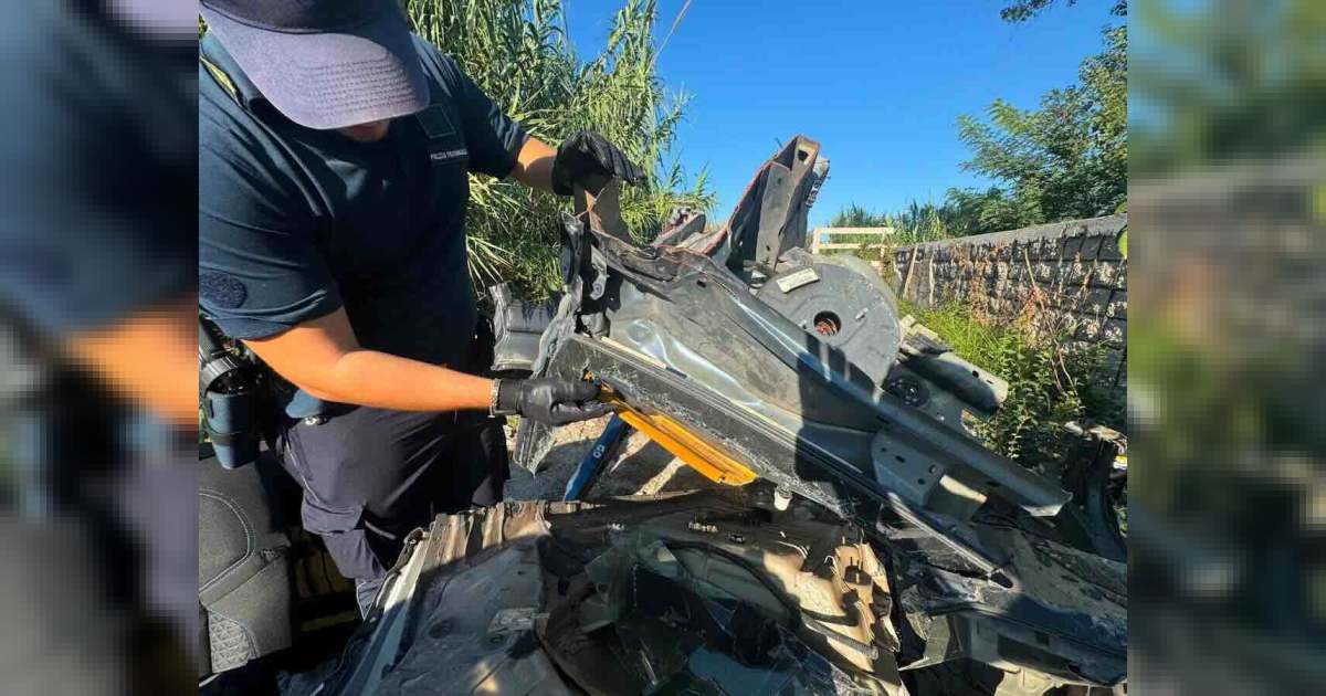 Il cimitero delle auto di Castel Volturno