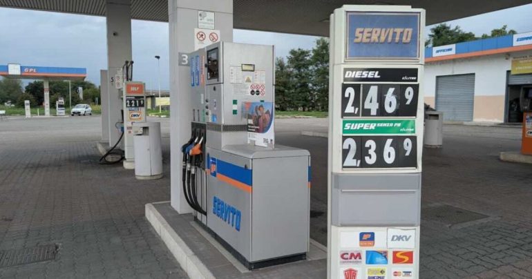 Caro carburante, i tassisti chiedono misure strutturali al Mef