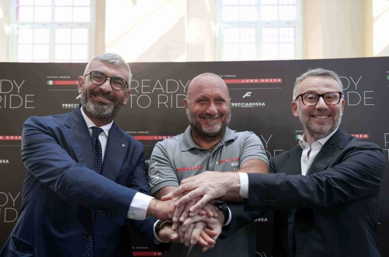 Frecciarossa e Luna Rossa uniscono le forze per la 38ª America’s Cup a Napoli