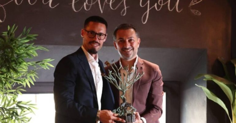 Hamsik riceve il Premio Artis Suavitas: «Napoli è la mia seconda casa»