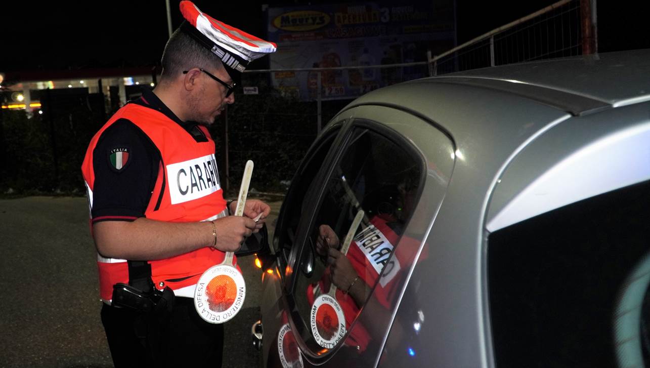 San Nicola la Strada, pusher sorpreso a cedere crack durante controllo