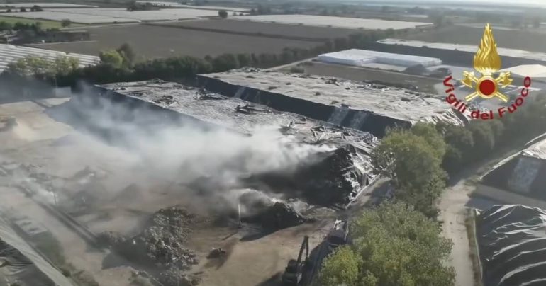 Incendio Taverna del Re: terzo monitoraggio, diossine sotto il valore di riferimento