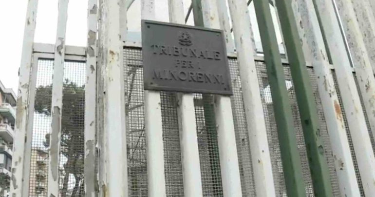 La violenza giovanile a Napoli e il ‘vuoto’ di scuola e famiglie