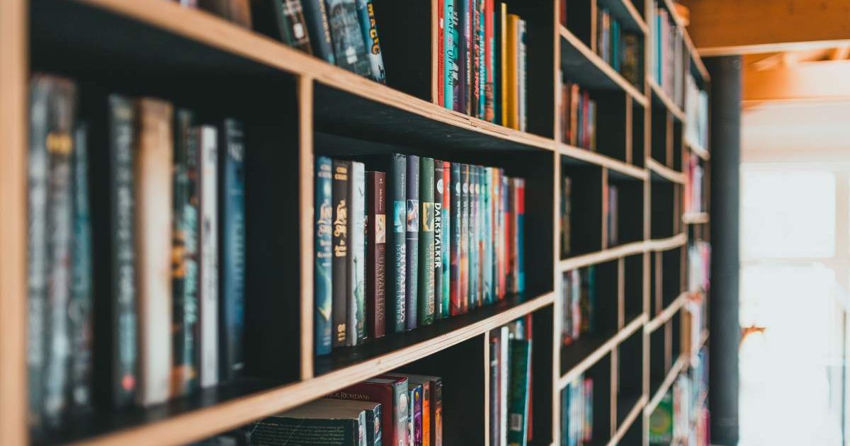 Libri su Napoli: i romanzi e le storie per conoscere davvero la città