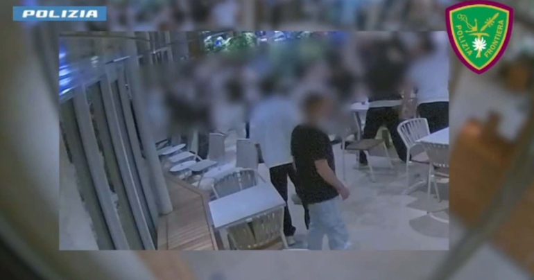 Maxi rissa sulla nave da Napoli a Palermo: 13 giovani denunciati