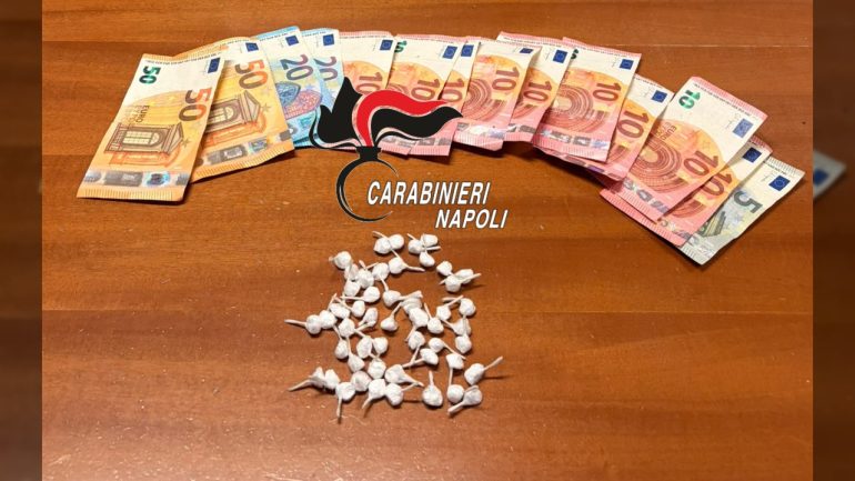 Mugnano di Napoli: pusher arrestato con 50 dosi di cocaina