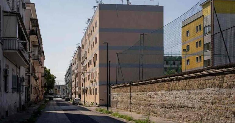Napoli, agguato al rione Luzzatti: minorenne in carcere