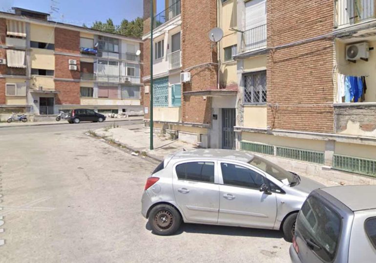 Rione Traiano, pusher 31enne arrestato in via Romolo e Remo