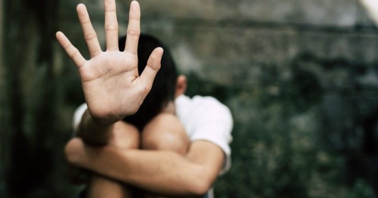 Napoli, arrestato 67enne per violenza sessuale sul nipote di 10 anni