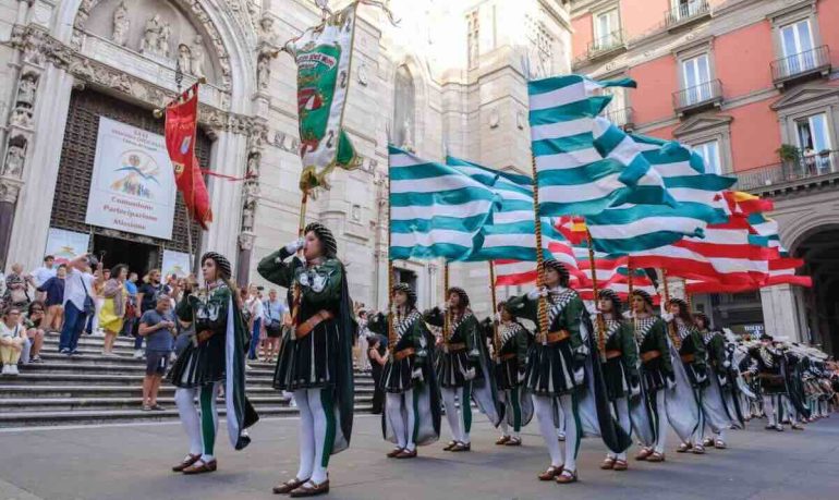 Napoli celebra il Rinascimento con corteo storico e giostra equestre a Porta Capuana