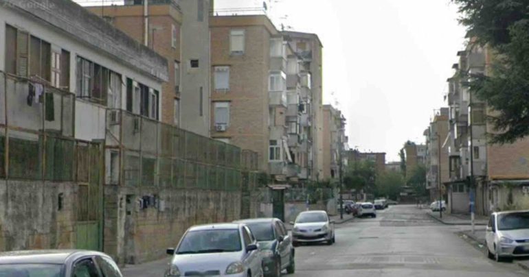 Napoli, guerra tra i rampolli della camorra: secondo agguato fallito al nipote del boss