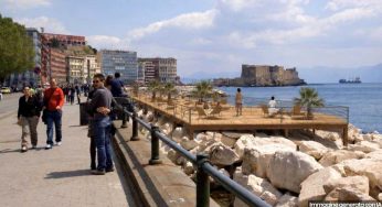 Napoli, Manfredi rilancia le pedane sul mare: «Se funzionano, le vogliamo per tutta l’estate»