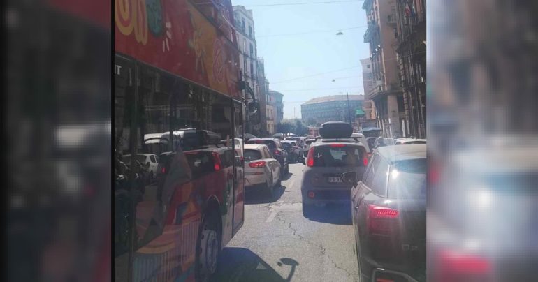 Napoli ostaggio dei cantieri: l’America’s Cup rischia di trasformarsi in un incubo per il traffico