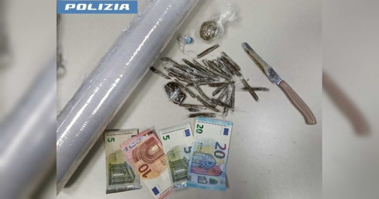 Napoli, sorpreso a cedere droga in via Firenze: arrestato 31enne