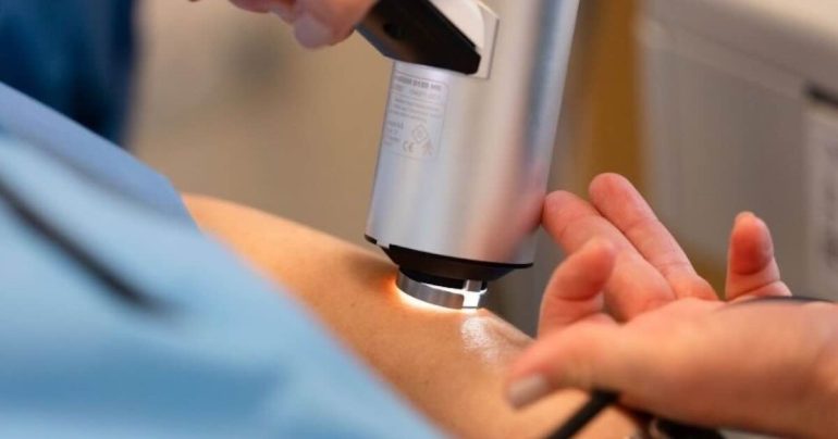 Nuove scoperte sul melanoma: come il tumore sfugge al sistema immunitario e alle terapie
