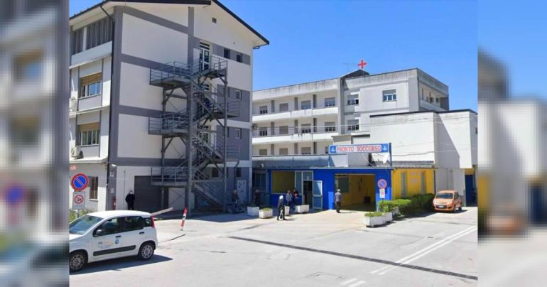 Padula, pulisce la pistola e parte un colpo: 40enne ferito a una gamba