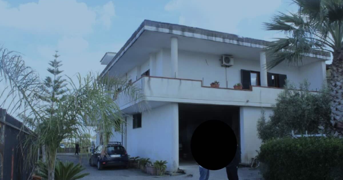 La villetta abusiva demolita a Pompei