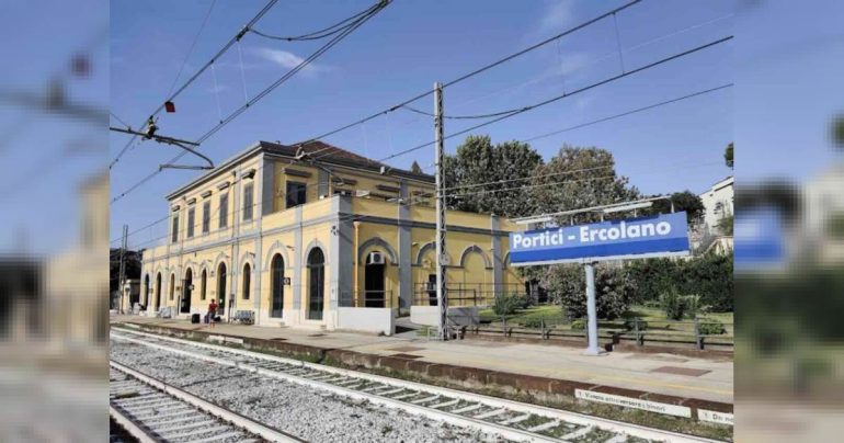 Portici: uomo travolto e ucciso da un treno, linea Napoli-Salerno in tilt