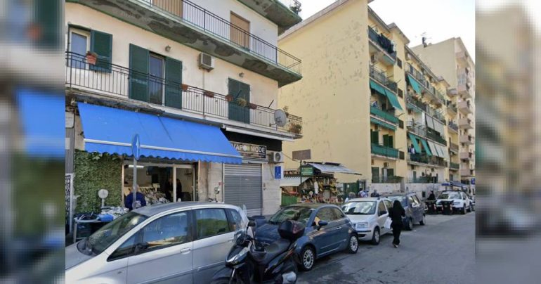 Rissa a colpi di bastoni a Bagnoli: 4 persone in ospedale