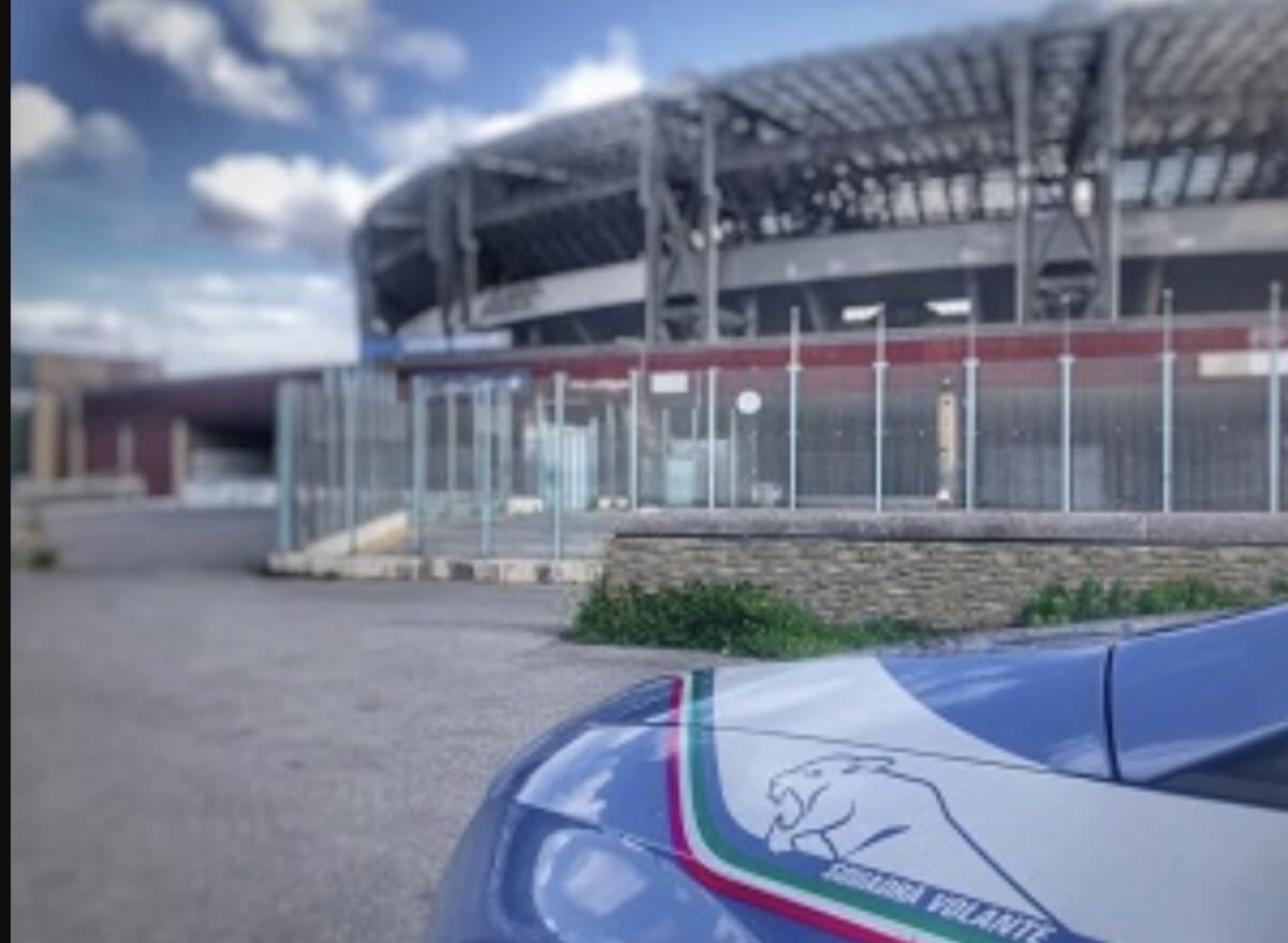Drug dealing in Fuorigrotta: 18-year-old arrested with drugs and a knife during a police stop