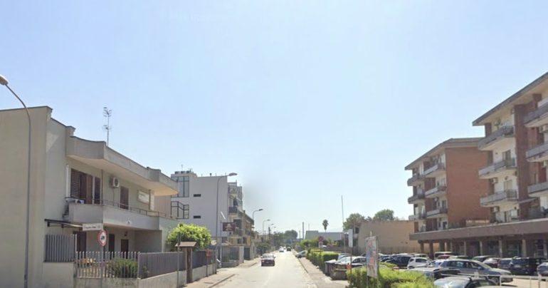 Spari nella notte a Pomigliano, caccia al pistolero