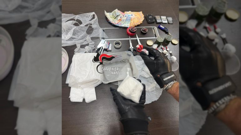Caivano, pusher incensurato arrestato con 121 grammi di cocaina