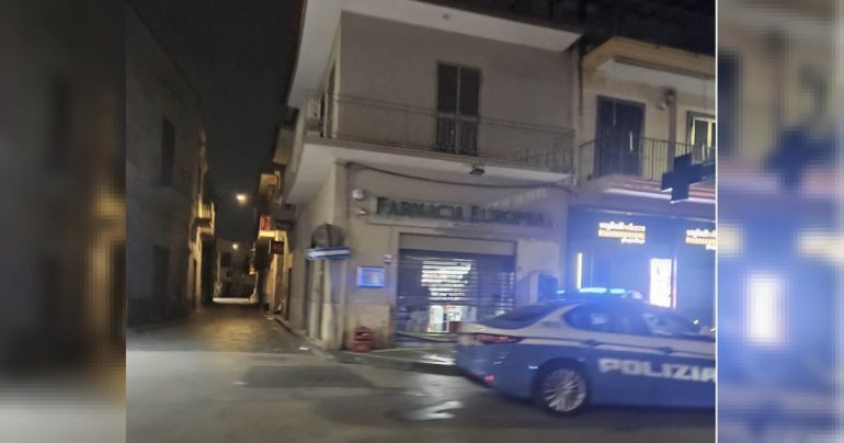 Raid notturno in farmacia ad Arzano: pugno duro della Prefettura, arrivano controlli straordinari