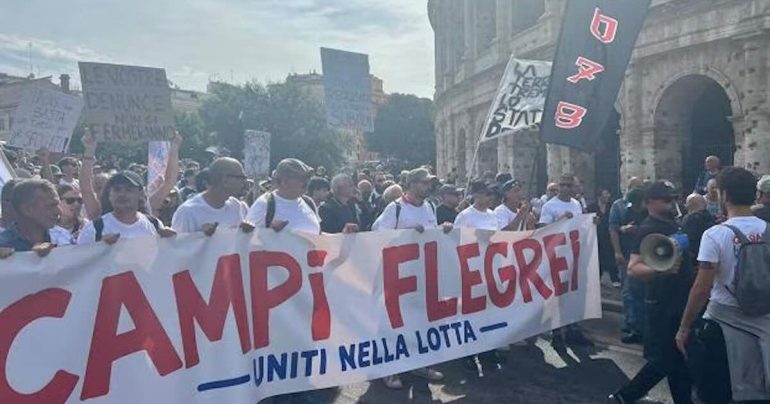 Campi Flegrei, la mobilitazione a Roma: consegnato al Governo il documento degli sfollati. Il decreto arriverà in 10 giorni