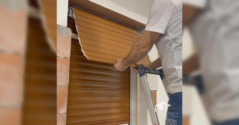 Casavatore, 44enne ai domiciliari beccato a installare tapparelle a casa di un uomo pure lui agli arresti in casa