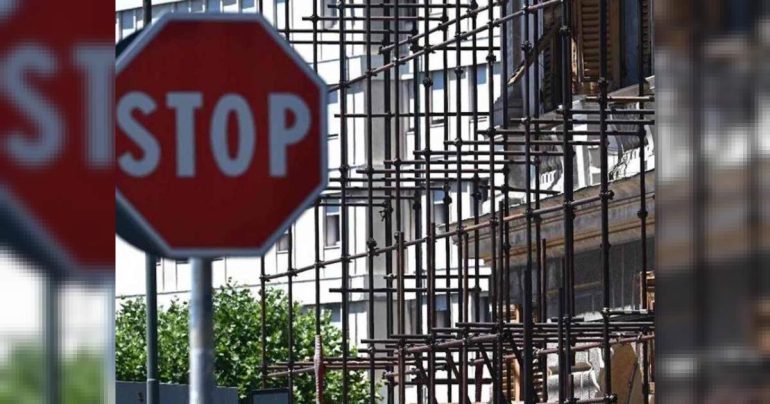 Cede un muro nel cantiere: operaio di 46 anni muore schiacciato nel Beneventano