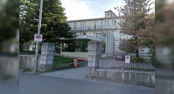 Medico in esclusiva con il pubblico, ma operava in clinica privata: misura cautelare per l’amministratore Massimo Cobellis