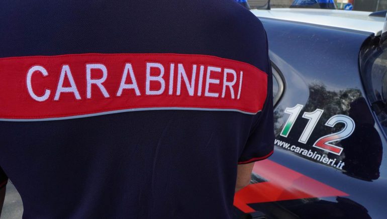 Capua, allaccio diretto alla rete elettrica: denunciato titolare di caffetteria