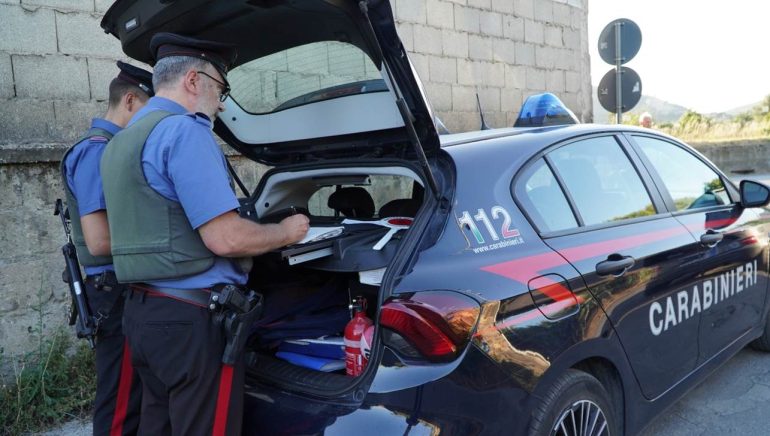 San Prisco, trasportava rifiuti e bombole di gas su Apecar sequestrato: arrestato