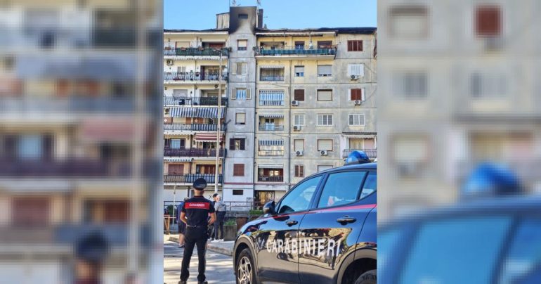 Incendio nell’ edificio Erp di Melito, 26 famiglie evacuate: avviati i controlli