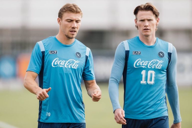 Napoli, McTominay in gruppo: col Frosinone difesa a tre