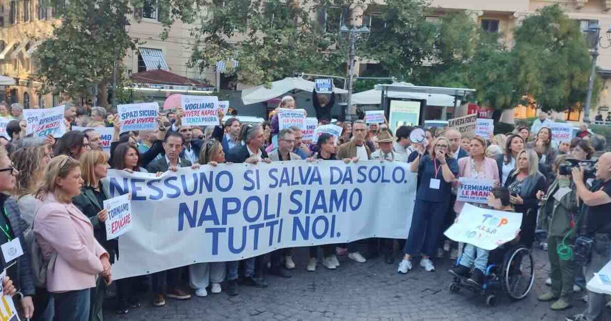 Napoli, Vomero in piazza contro la violenza: una chiamata all’azione collettiva Napoli, Vomero in piazza contro la violenza: una chiamata all’azione collettiva
