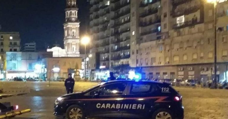 Napoli, ‘Nascondino’ con i carabinieri: evaso per un mese, trovato nell’armadio della madre