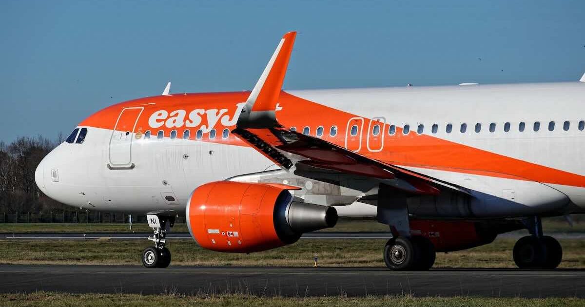 Napoli, volo EasyJet per Londra cancellato