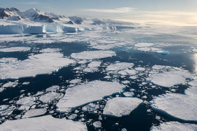 Il ghiaccio marino antartico è ai minimi invernali: cosa sta cambiando