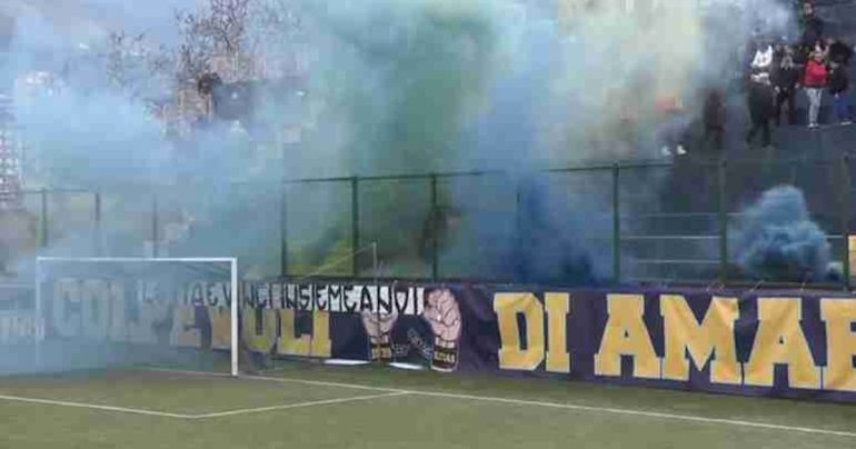 Scontro tra tifosi di Gragnano e San Sebastiano: due feriti