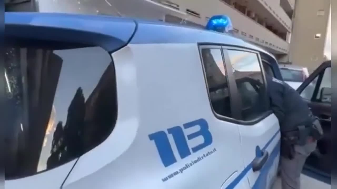 Maxi blitz tra Acerra e Pomigliano: sequestrate 5 tonnellate di sigarette, arrestato un 63enne