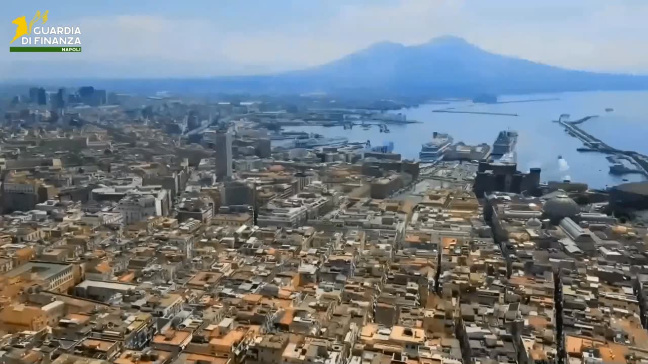 Napoli, parrucchiere faceva tatuaggi senza autorizzazioni: due denunciati